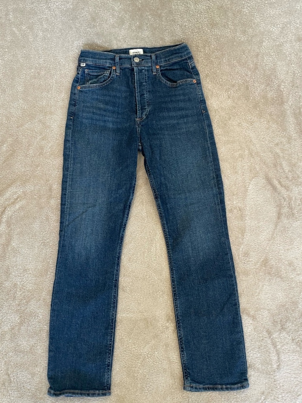 Super cool Citizens of Humanity straight leg jeans!  Great condition! Size 27